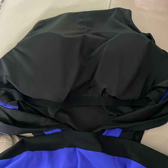 MIRACLESUIT High Neck Halter Cut Out Open Back Slimming Swim Suit One Piece 16 - Picture 8 of 8